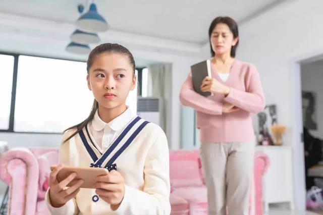怎样改变十一岁女孩的反叛心理？青少年教育学校有绝招