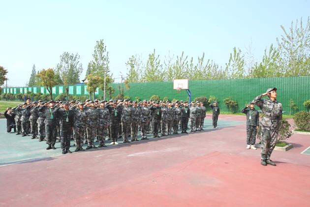 孩子厌学不愿意去学校，家长学好三招完美解