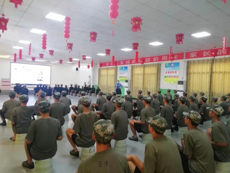 热烈欢迎汉川市人民检察院领导莅临我校开展法制教育活动