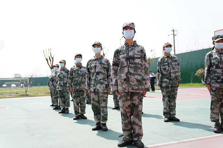 疫情期间女生班军训课程