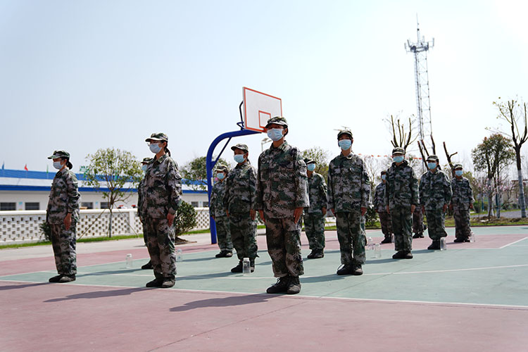 疫情期间女生班军训课程