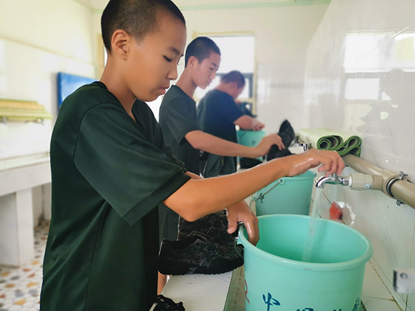 启德特训学校的学生要自己洗衣服吗【劳动教育】