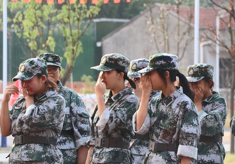 感恩励志教育特色课程