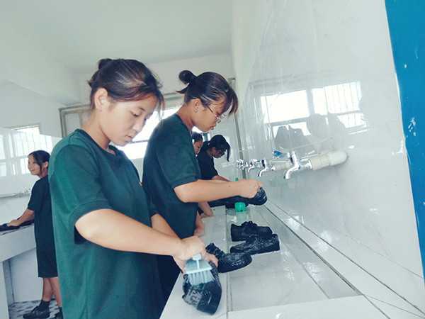 启德叛逆孩子学校让学生们自己洗衣服有什么意义