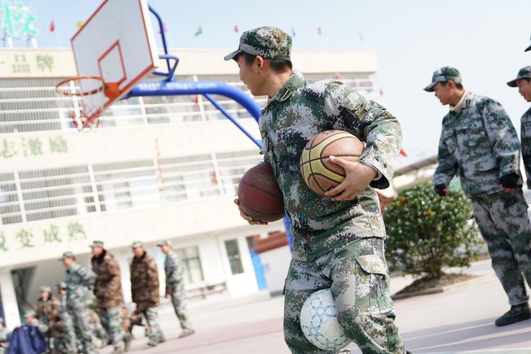 正苗启德青少年特训学校祝大家2020新年快乐!