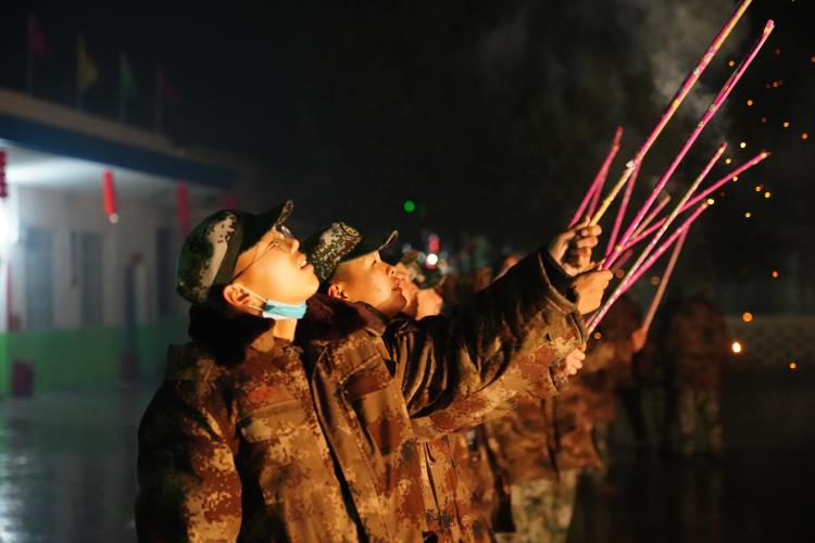 正苗启德青少年特训学校祝大家2020新年快乐!