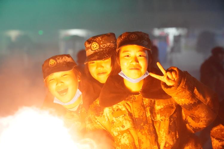 正苗启德青少年特训学校祝大家2020新年快乐!