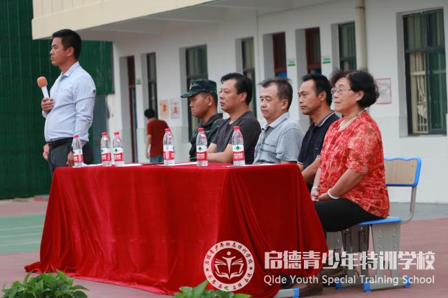 热烈欢迎市教育局领导莅临我校指导工作