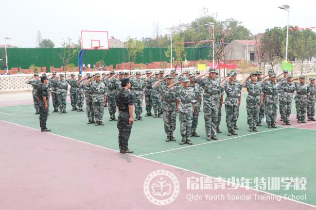 热烈欢迎市教育局领导莅临我校指导工作