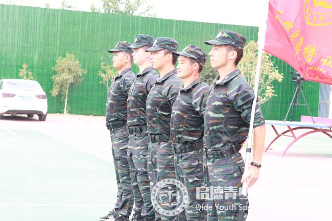 热烈欢迎市教育局领导莅临我校指导工作