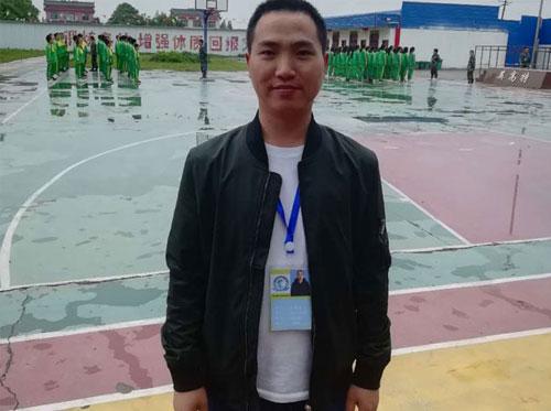 学校心理老师是否专业 有无从业资格证？