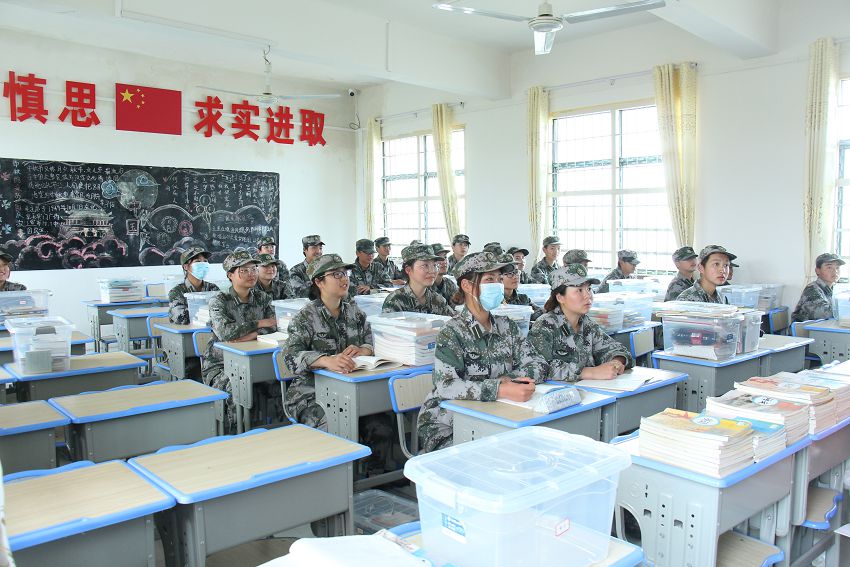 孩子注意力不集中有哪些原因？(图1)