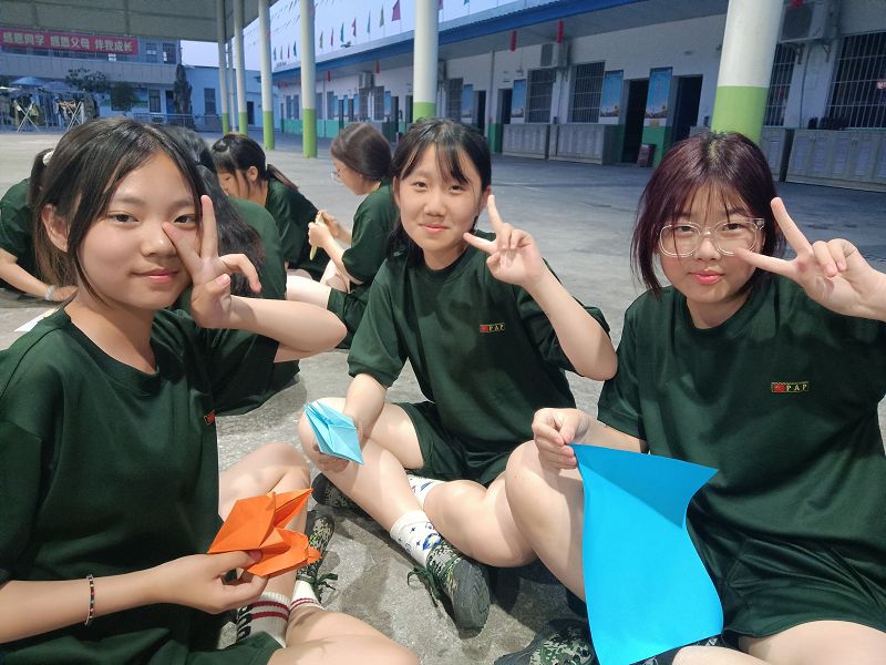 教育叛逆孩子，做好这4步(图2)