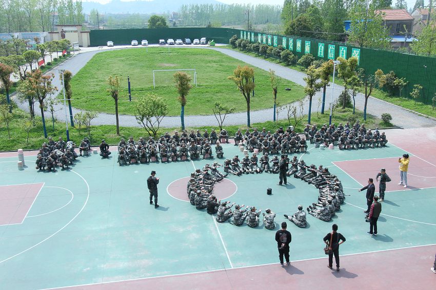 管教叛逆孩子学校建议家长怎么做呢?(图1) 管教叛逆孩子学校建议家长怎么做呢?(图1)