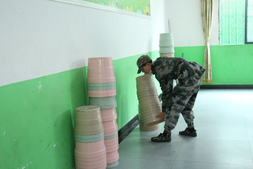 叛逆青少年学校哪里好？孩子的孤僻叛逆根本原因出自于家长(图2)