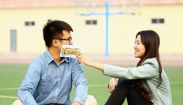 孩子早恋,家长从4个方面引导效果好(图1)