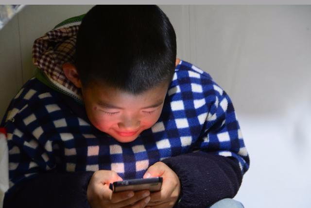 如何帮助孩子戒除网瘾？(图1)