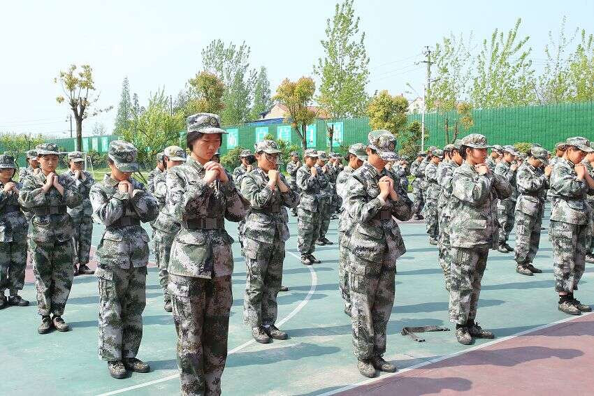 学校简介(图4) 学校简介(图4)