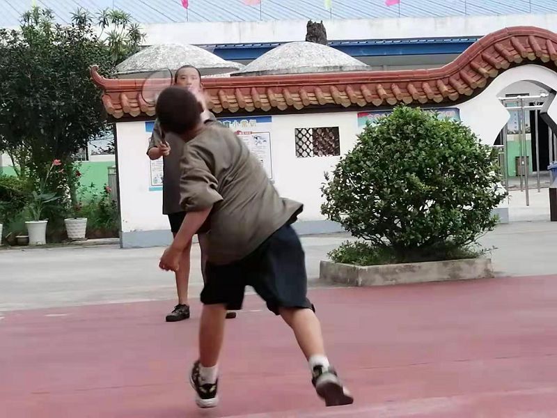 逆反心理孩子的教育：这样管教有效！(图2)